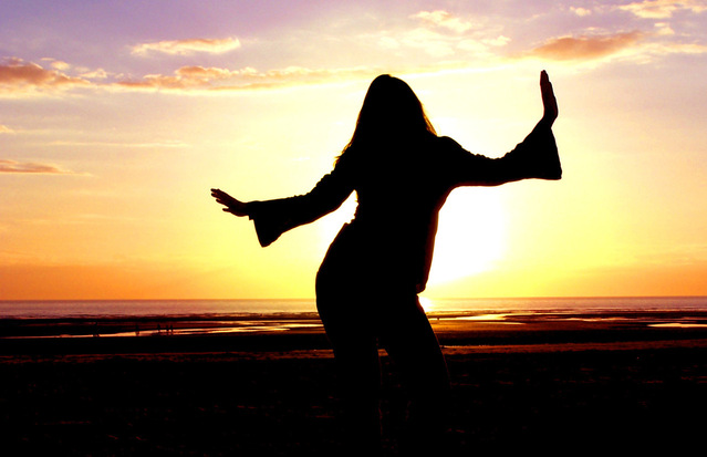 sunset-dance-1195920-639x412